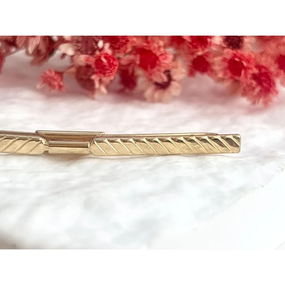 Minimalist Fluted Smooth Gold Toned Vintage Men's Collar Clip | Collar Bar